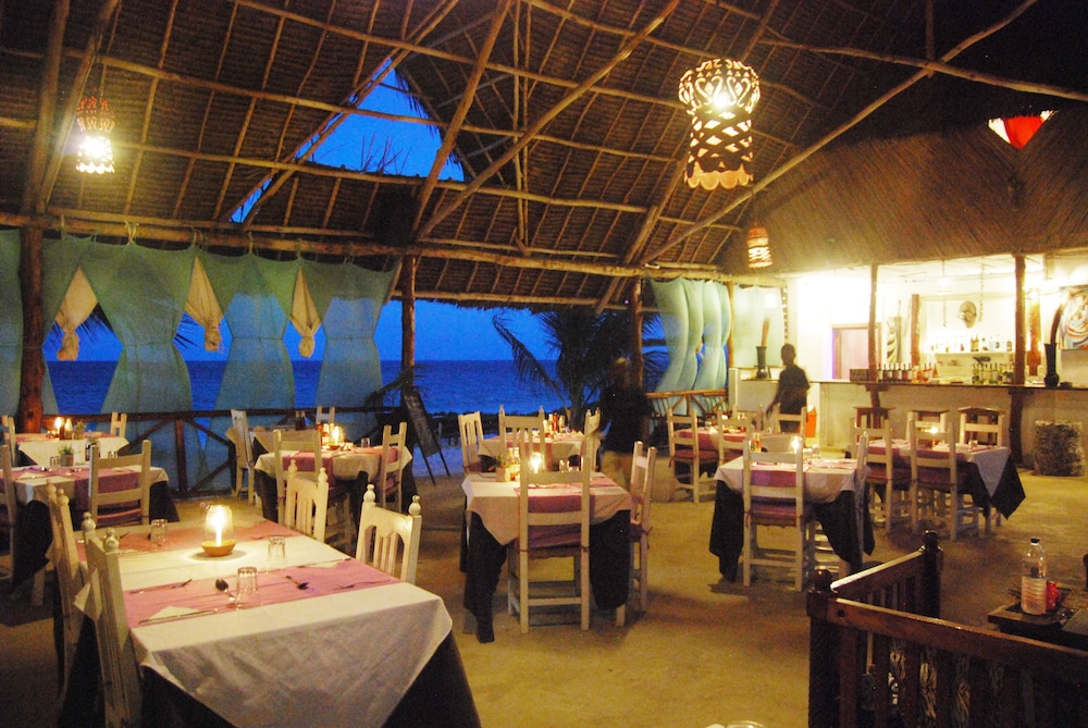 Sahari Zanzibar 68/81
