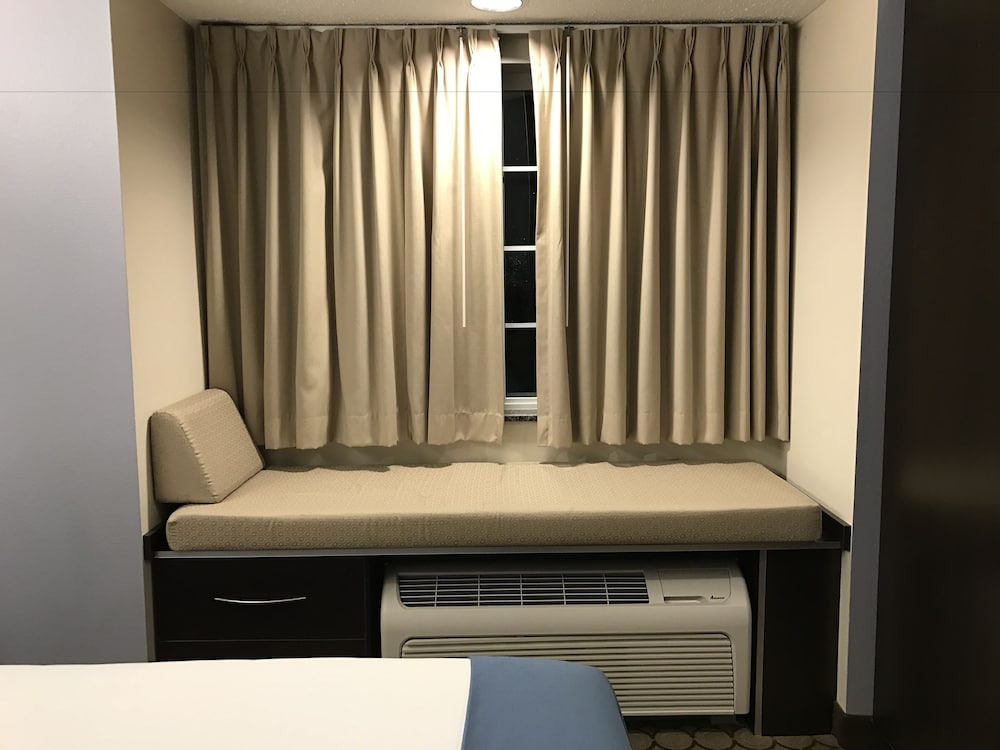 Microtel Inn And Suites Elkhart 17/28