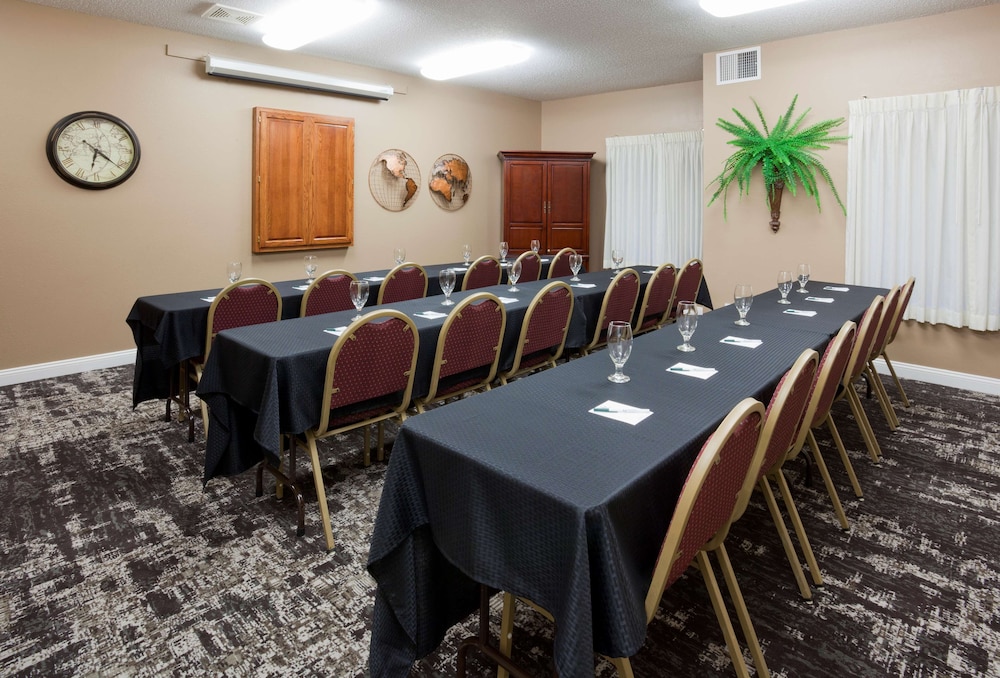 GrandStay Residential Suites - Eau Claire 44/49