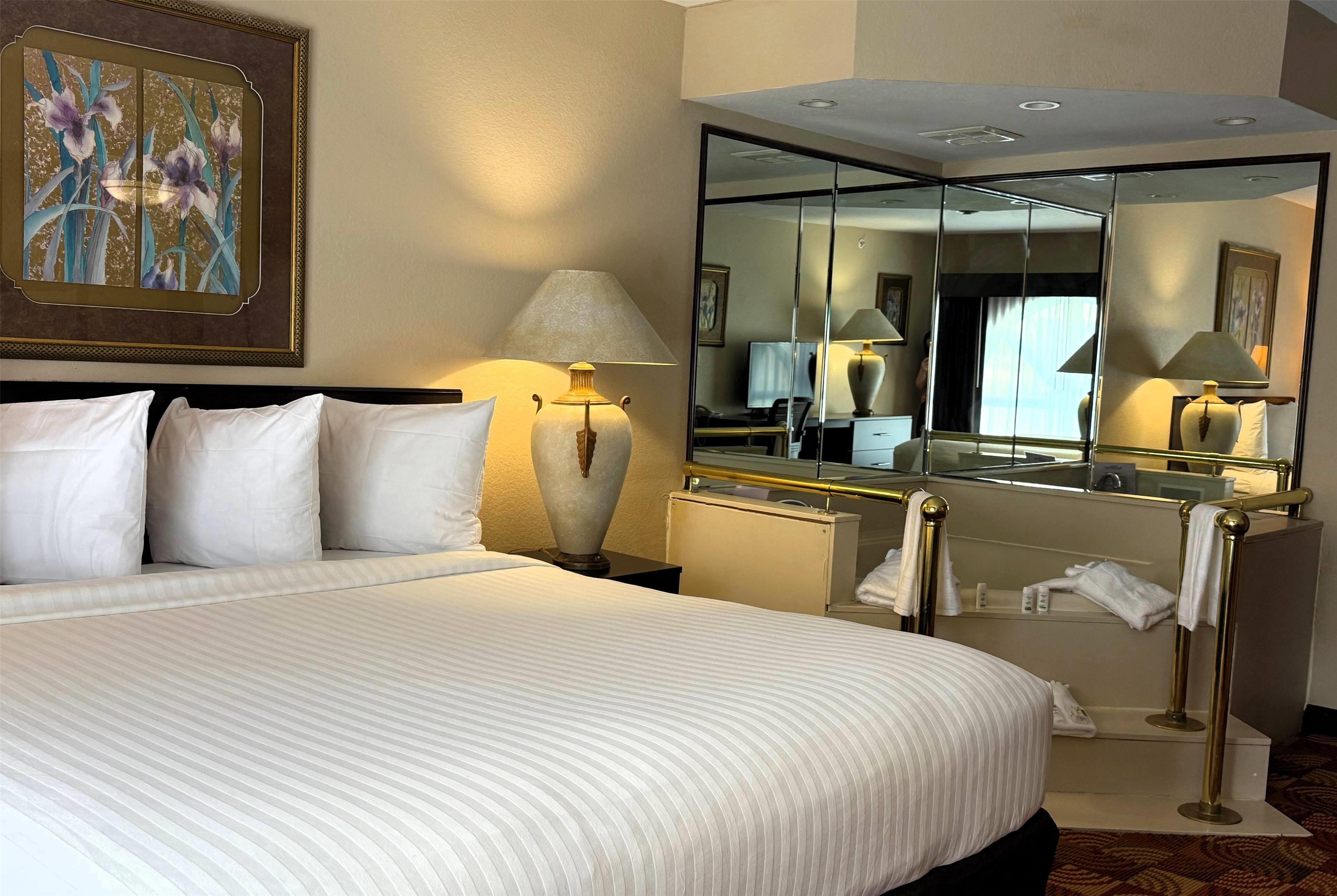 Superior, Suite, King Bed, Executive Level