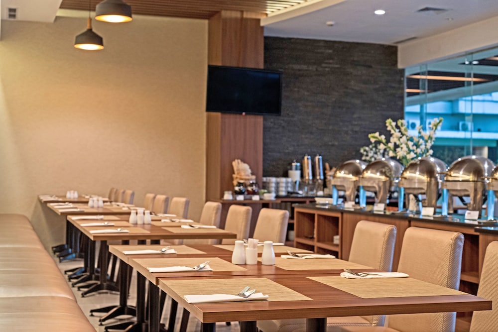 Grand Whiz Poins Square Simatupang 44/53
