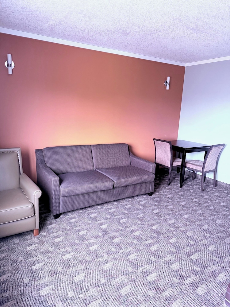 Airport Travellers Inn 35/51