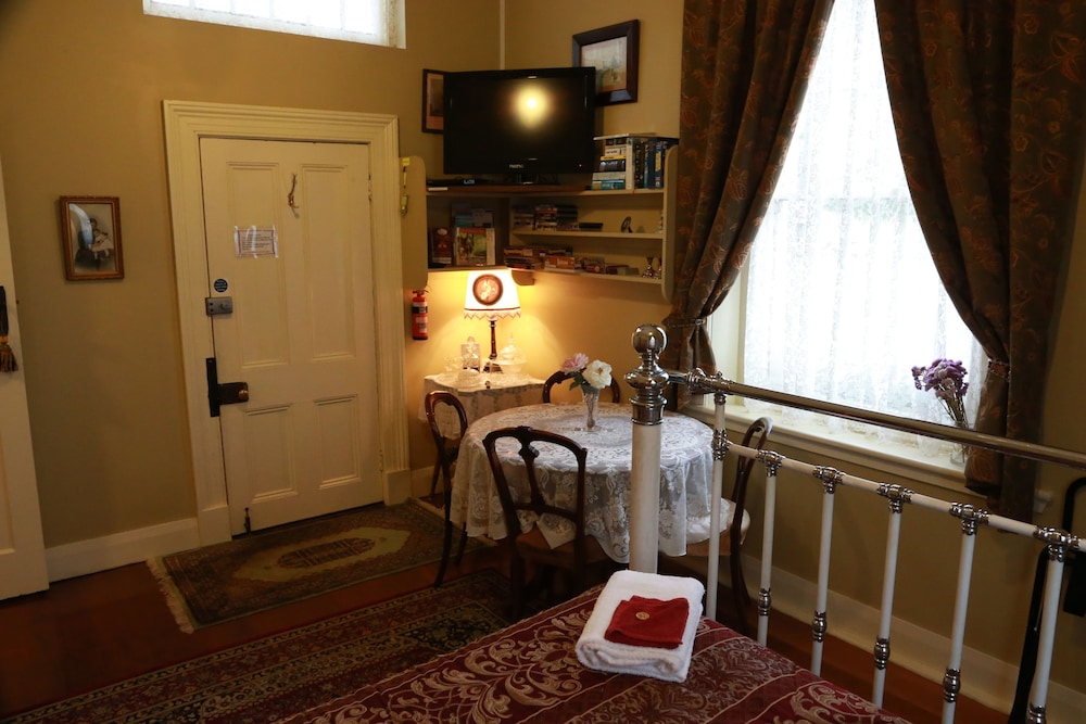 BLAKES MANOR DELORAINE 17/69