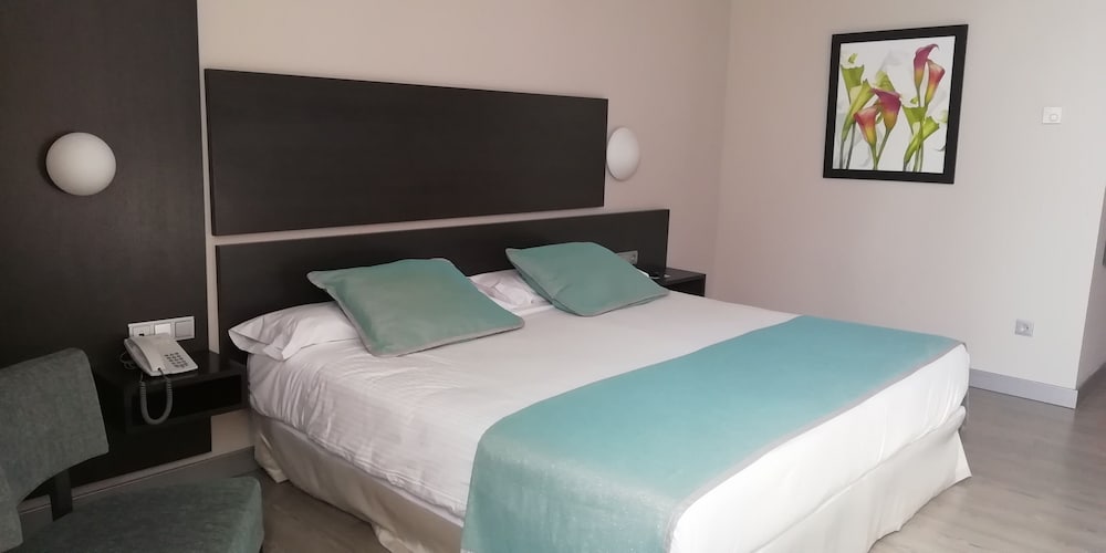 Hotel Ciudad de Ponferrada 12/72