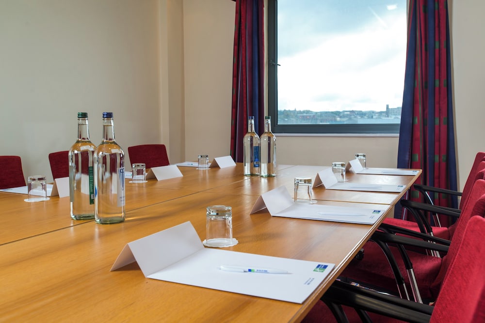 HOLIDAY INN EXPRESS BRADFORD CITY CENTRE 43/45