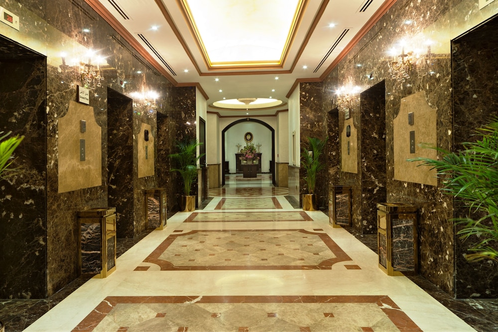 Magnum Hotel and Suites West Bay 53/54