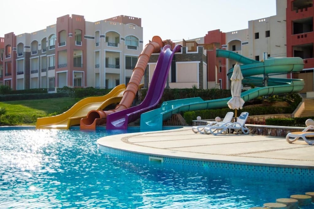 Oyster Bay Beach Suites 44/60