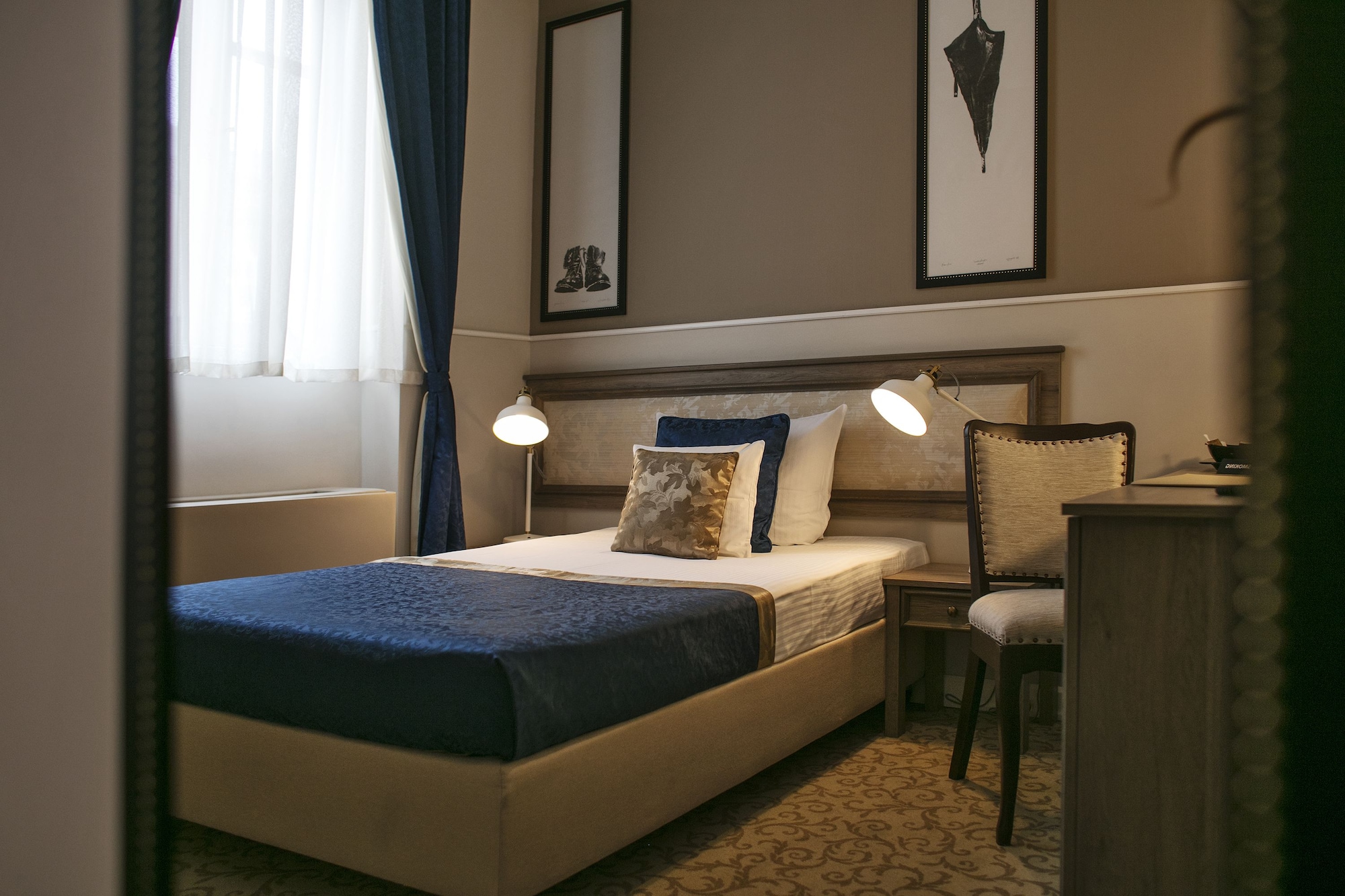 ROOM, SINGLE, SINGLE BED