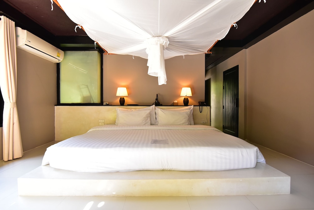 Seven Seas Resort Koh Kradan 12/49