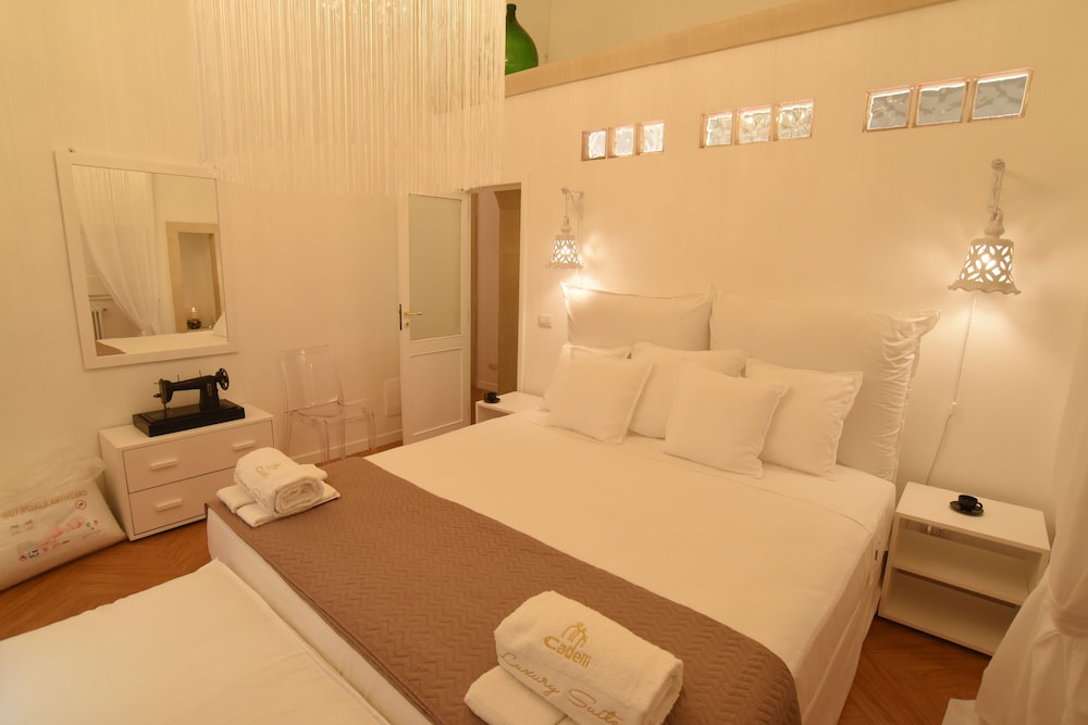 Cadelli Luxury Suite 25/48