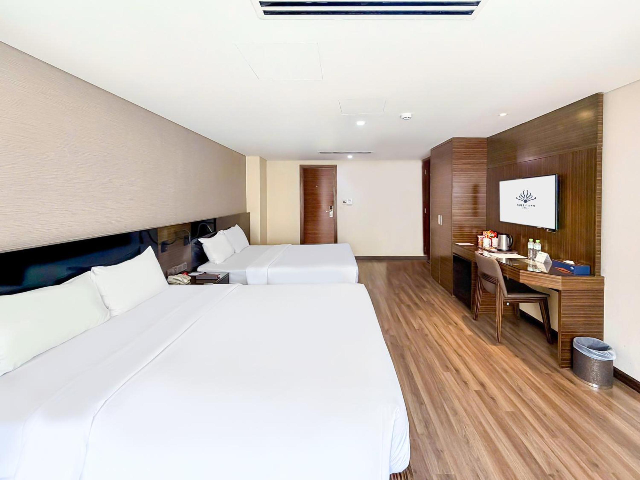 غرفة عائلية بسريرين كوين، QUEEN ANN HOTEL 2/8
