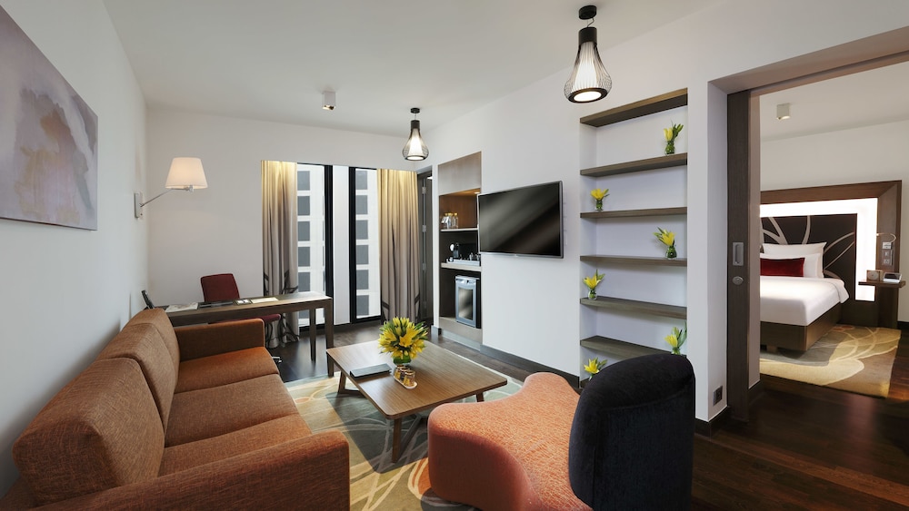Novotel New Delhi Aerocity 46/64