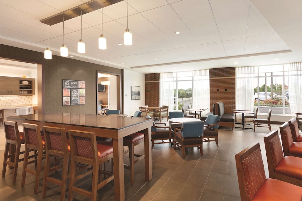 Hyatt Place Buffalo/Amherst 53/70