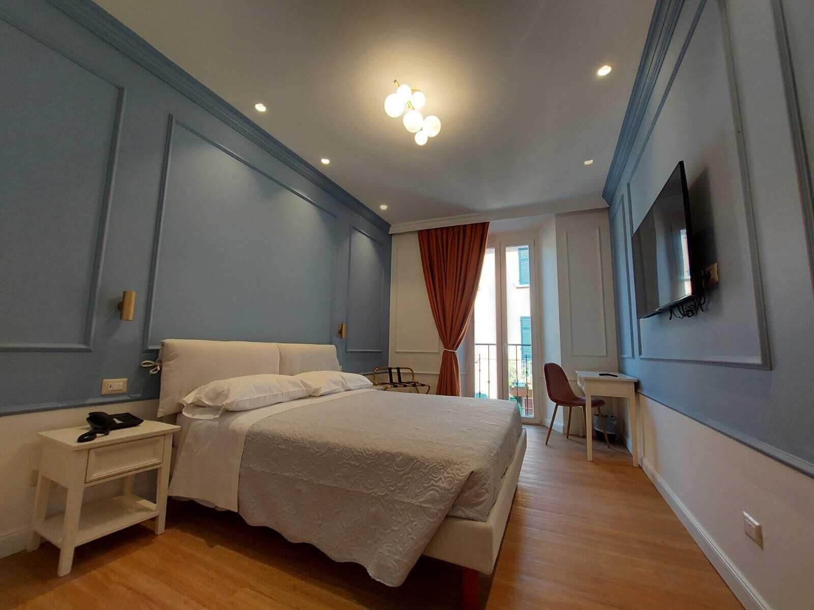 SUPERIOR, DOUBLE BED