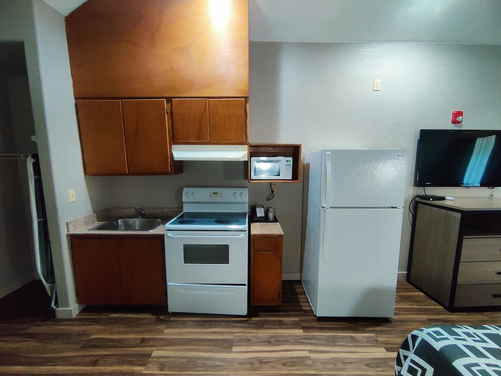 Regency Inn & Suites By Capital O Houston IAH Airport 53/66