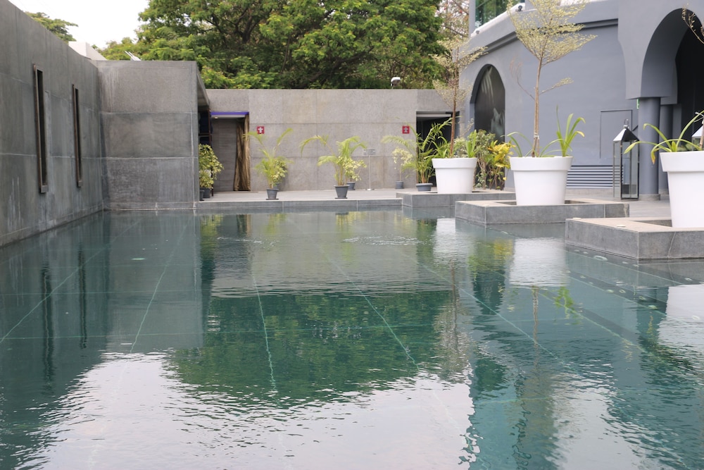 Radisson Blu Atria Bengaluru 6/76