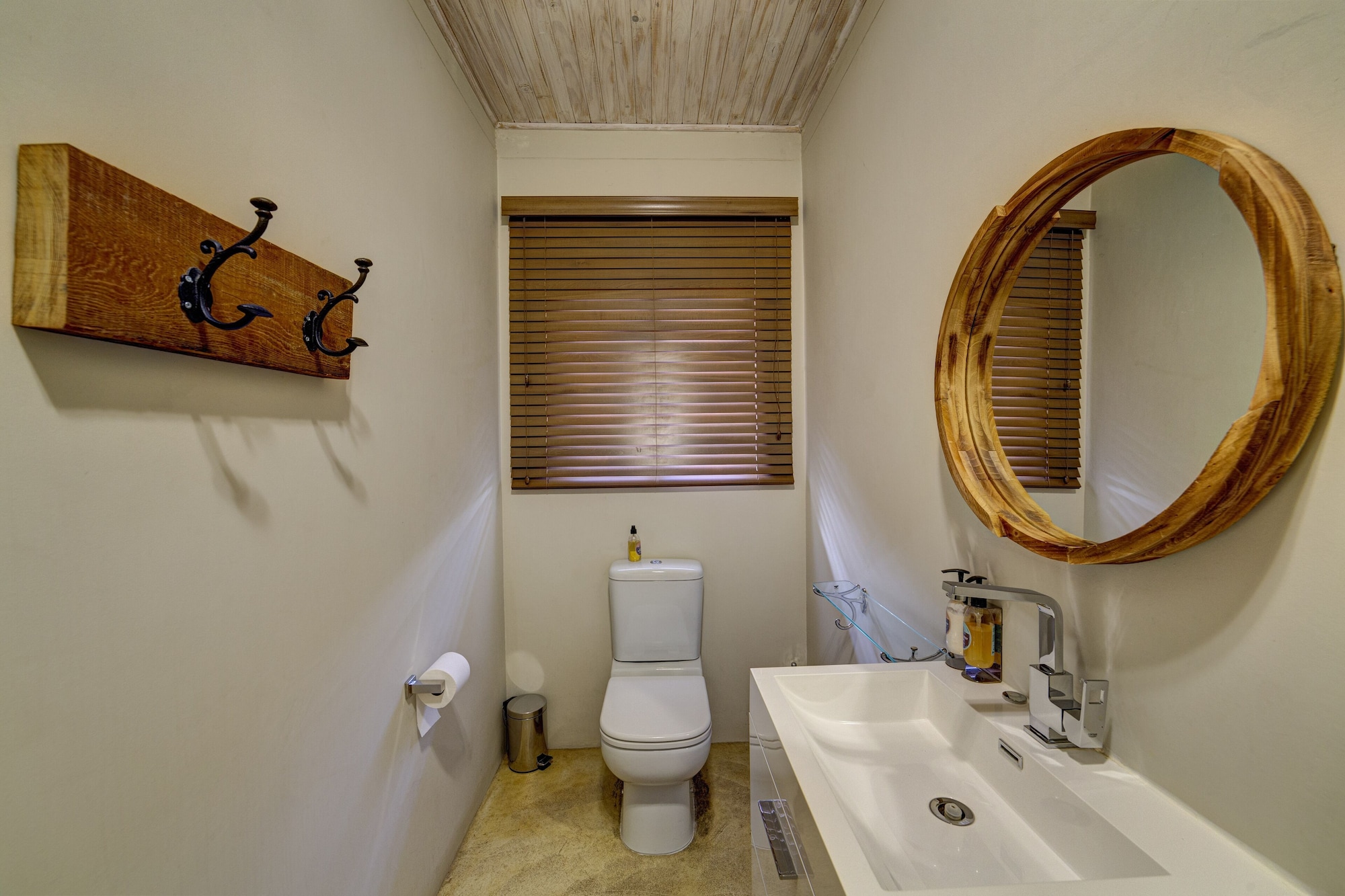 غرفة عائلية بستة أسرّة وسريرين مزدوجين، Naankuse Lodge 7/8