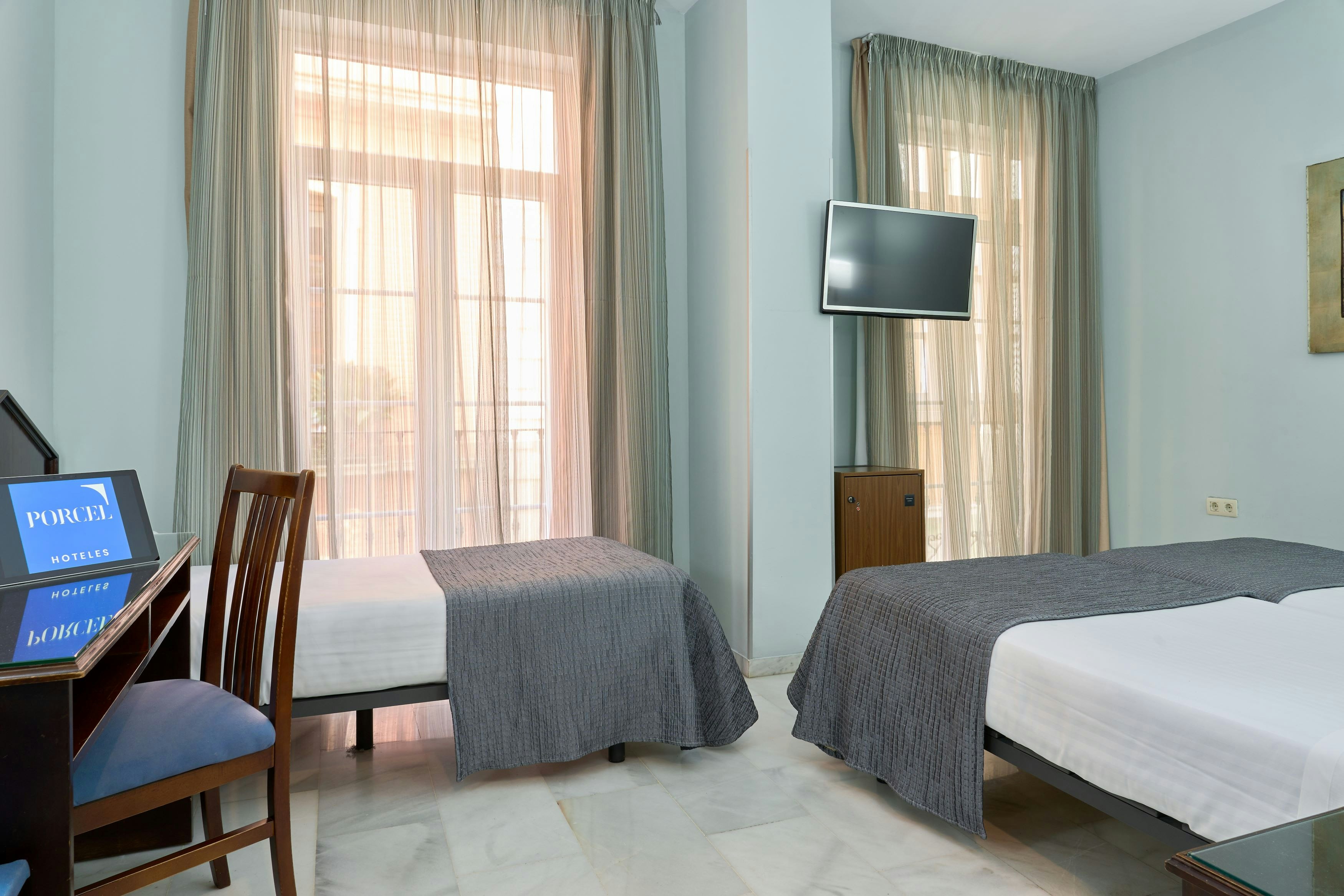 Navas Hotel 62/82