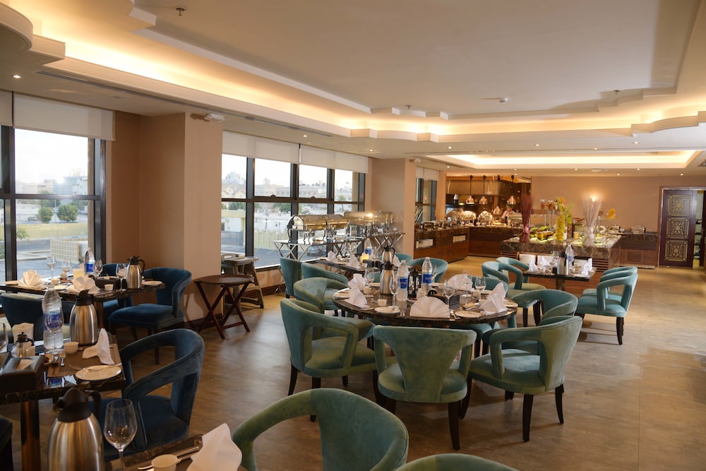 فندق ورويك الخبر(Warwick Al Khobar Hotel) 64/75