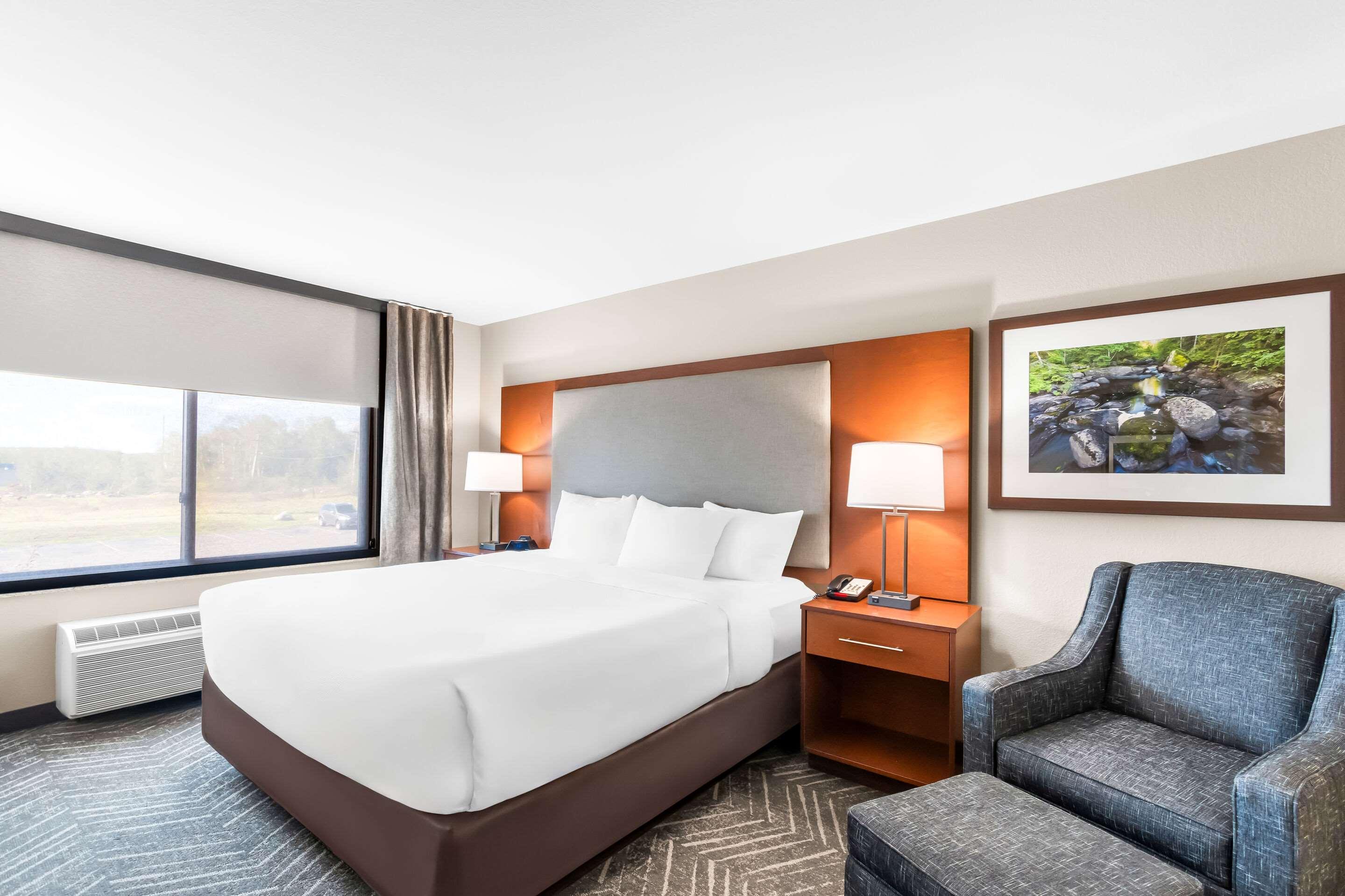 جناح، Comfort Inn and Suites Mountain Iron And Virginia 2/6