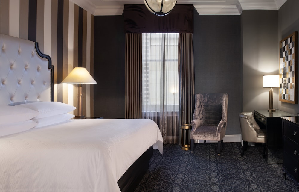 Le Pavillon Hotel 26/77