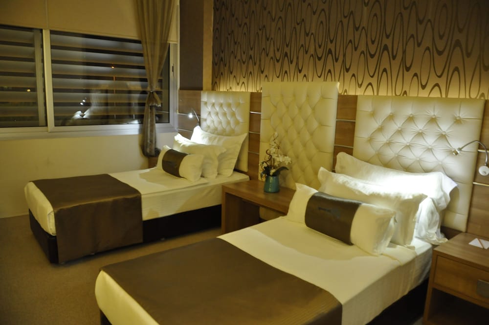 Orty Airport Hotel 14/63