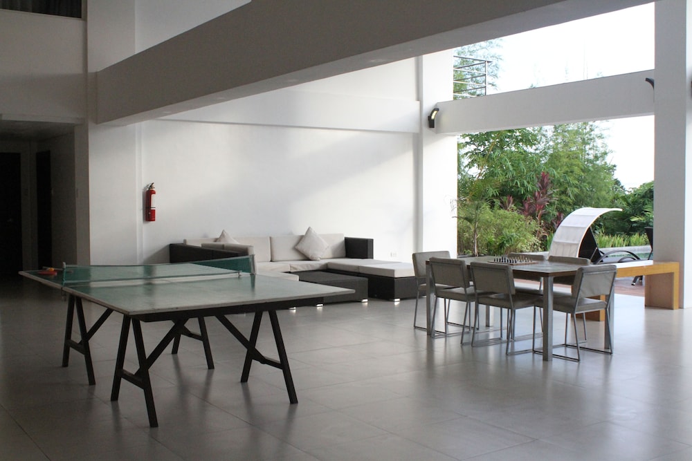 Ocean Suites Boutique Hotel 49/66