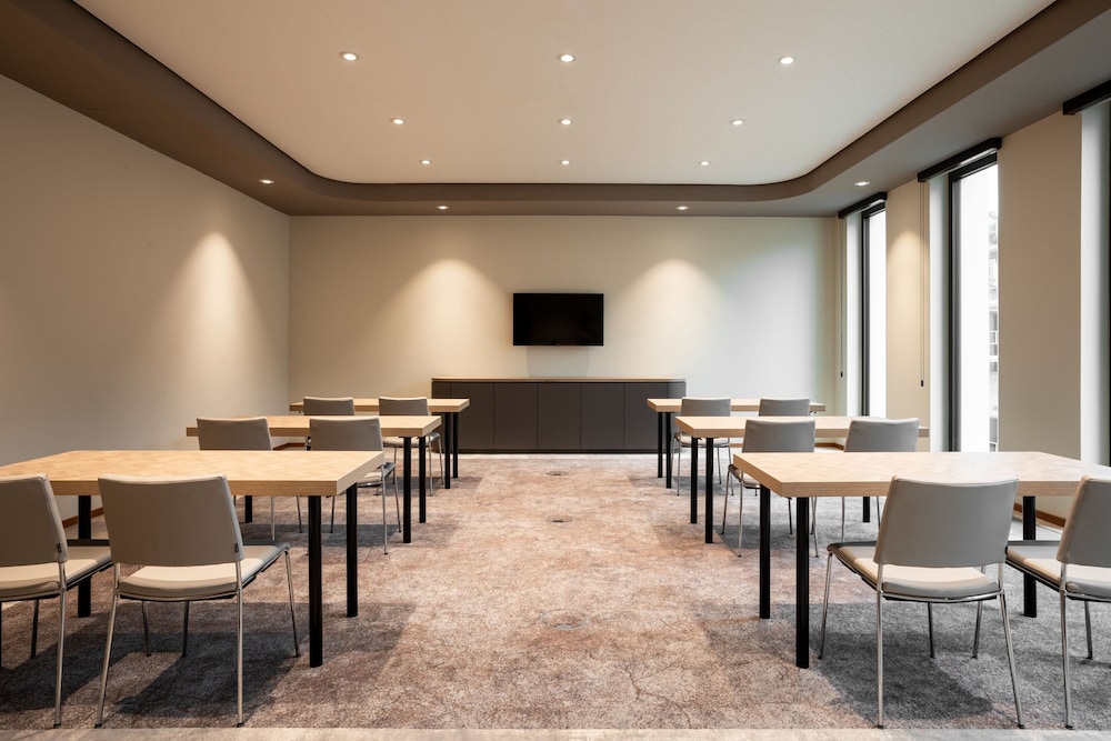 AC Hotel by Marriott Wuerzburg 36/43