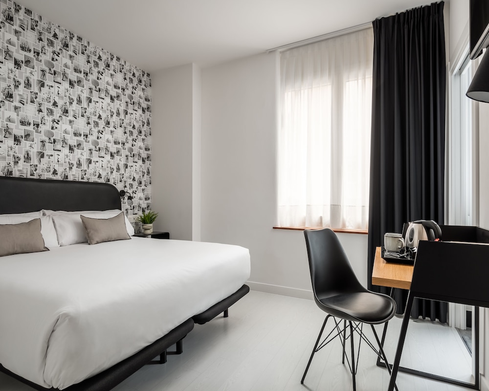 Cosmov Bilbao Hotel** 14/63