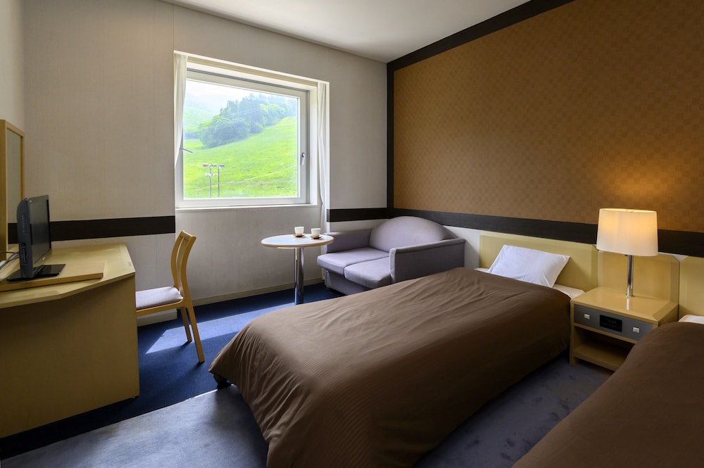Takamiya Rurikura Resort 24/67