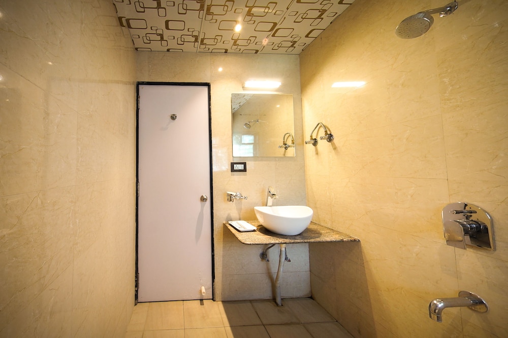 Shivam Hotel 58/58