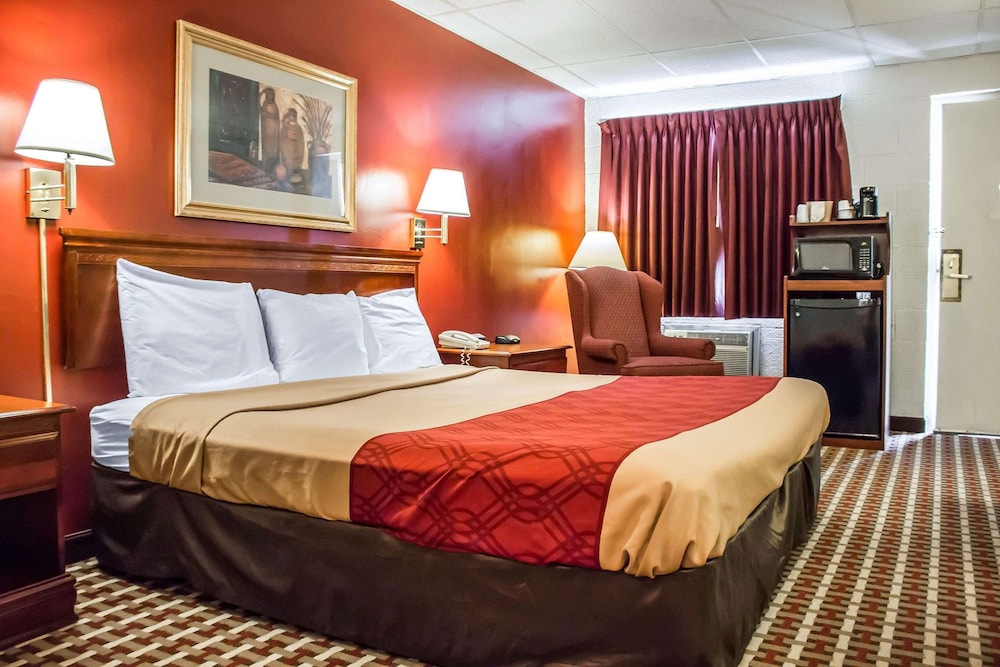 Econo Lodge Williamsport 19/43