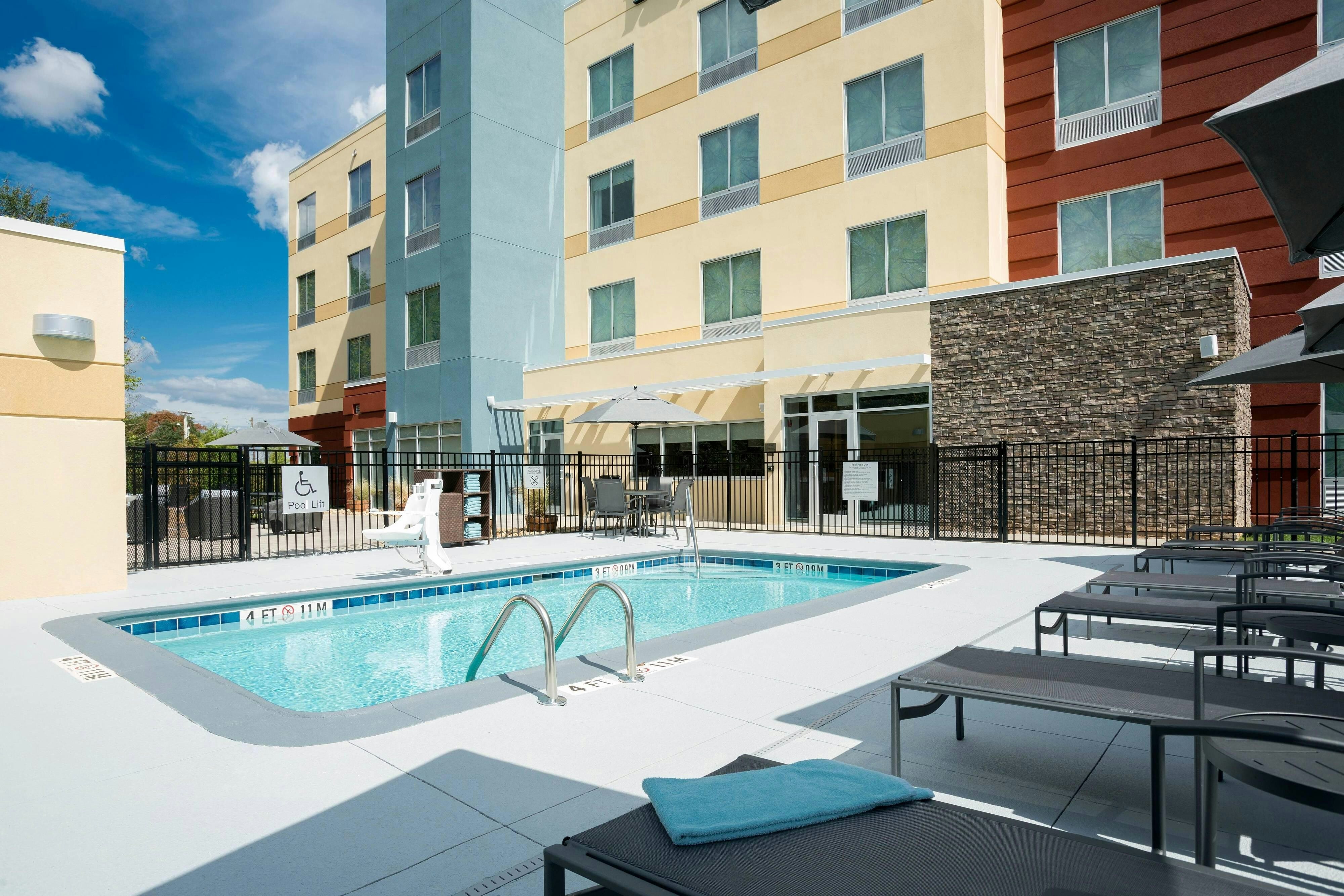 Fairfield Inn & Suites By Marriott Shelby 2/17