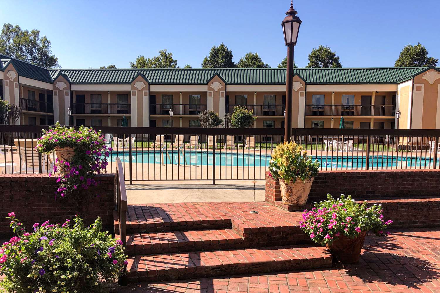 Quality Inn Morganton Southeast 3/34