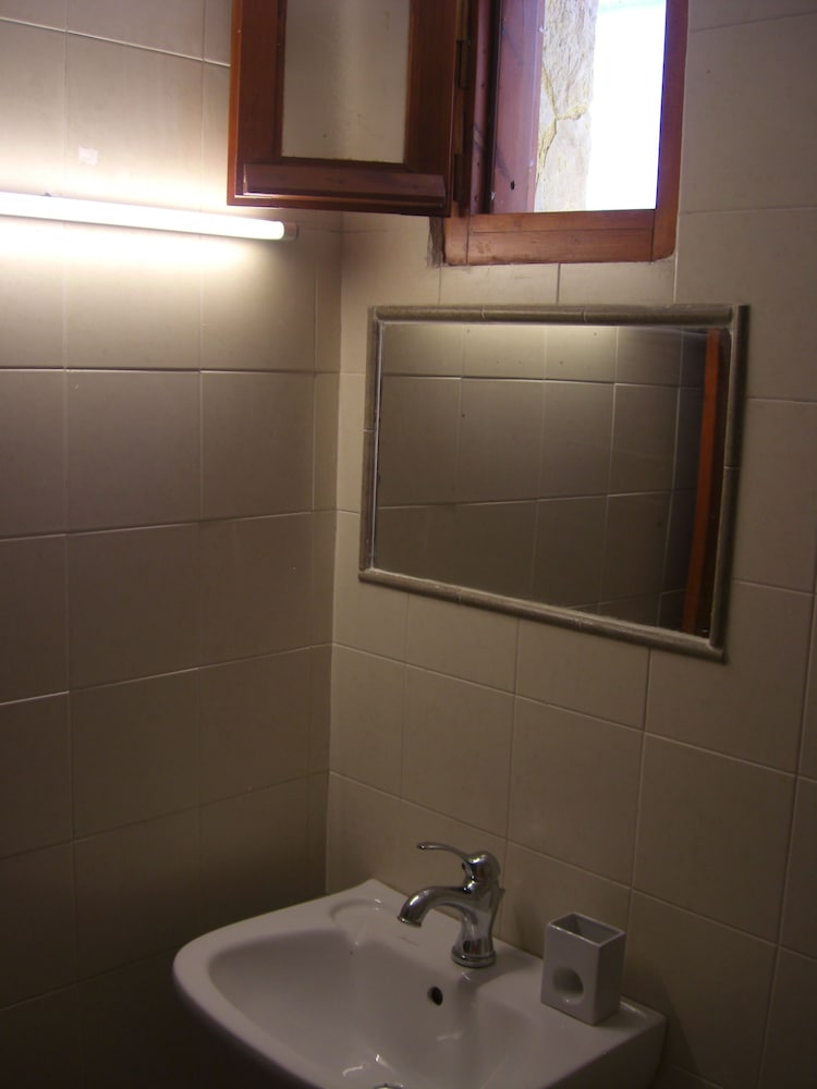 شقة بثلاثة أسرّة بإطلالة على الجبل بشرفة بغرفة نوم واحدة، Patriko Traditional Residence 3/5