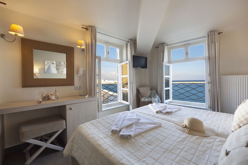 STANDARD, SEA VIEW