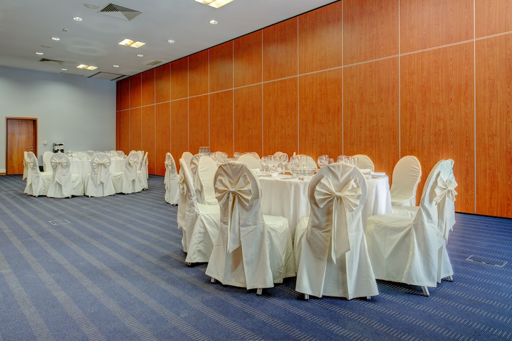 VIP Executive Santa Iria Hotel 41/49