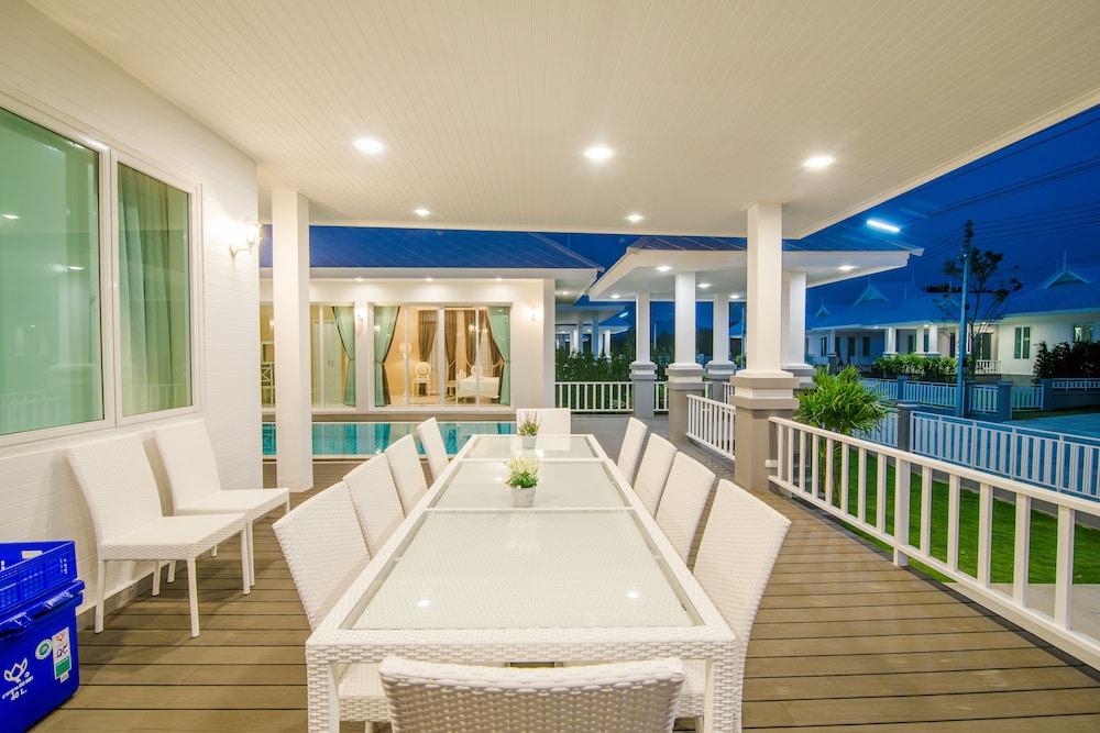 Wan Arun Houses 36/40