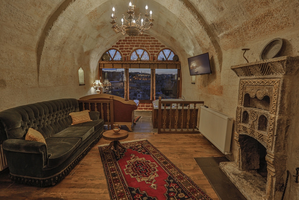 Casia Cave Suites 34/50