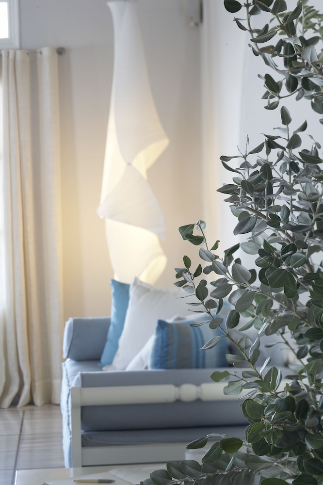 Porto Mykonos Hotel 45/69