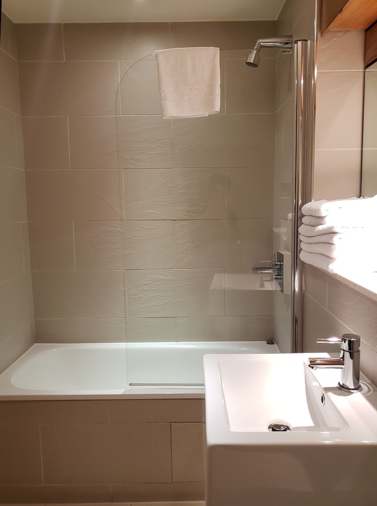 The Harrington Formerly Avni Serviced Apartments 67/71