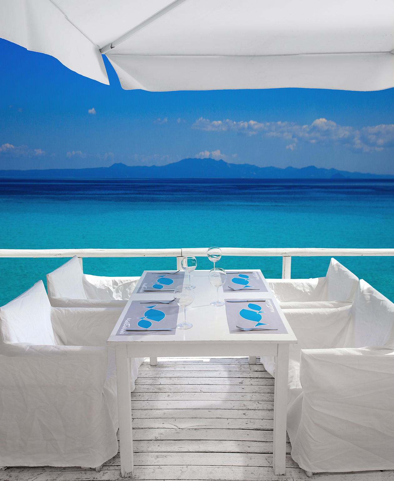 WHITE SUITES 34/39