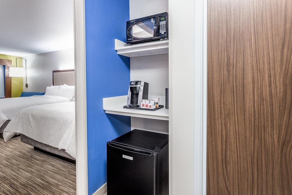 Holiday Inn Express & Suites Hammond 31/69