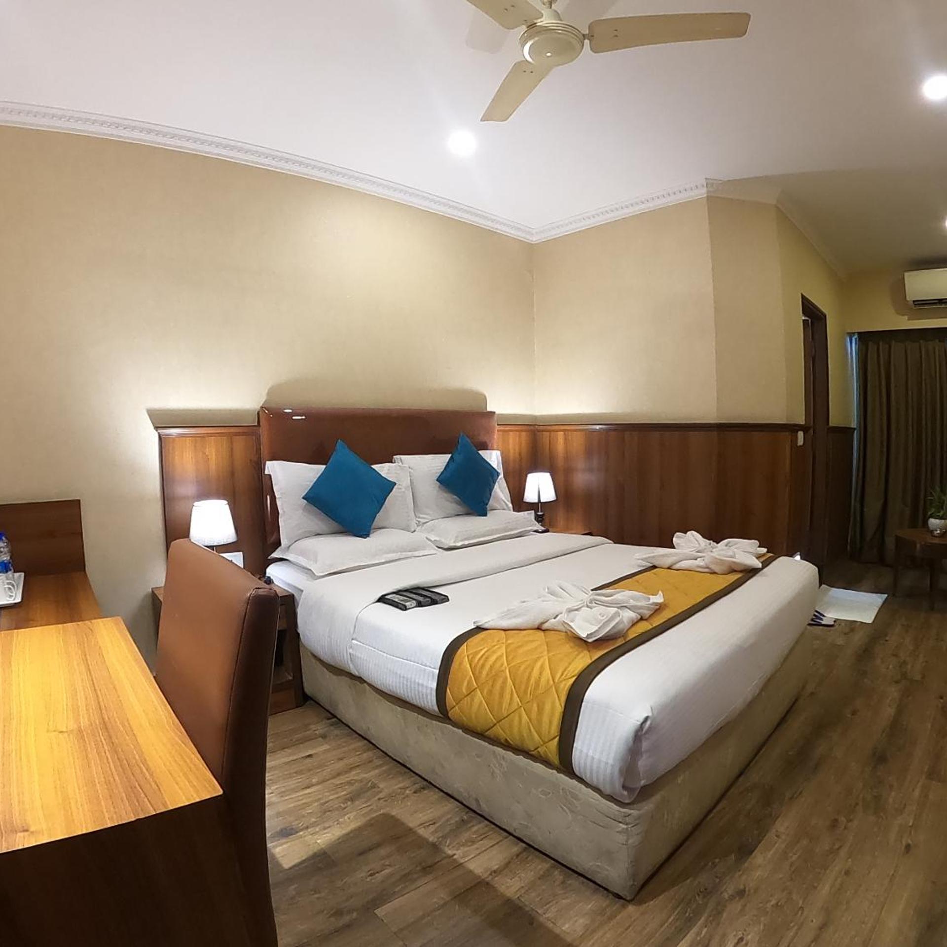 غرفة ديلوكس بسرير مزدوج، Hotel Empire International Koramangala 2/7
