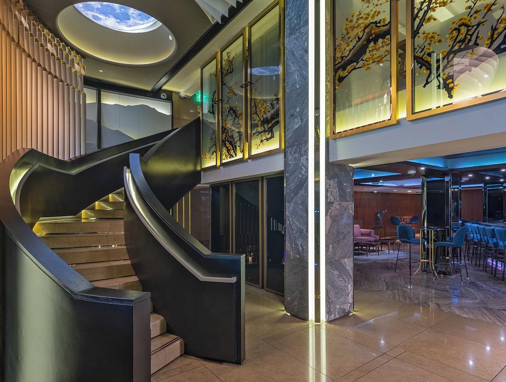 Hotel Fusion 32/65