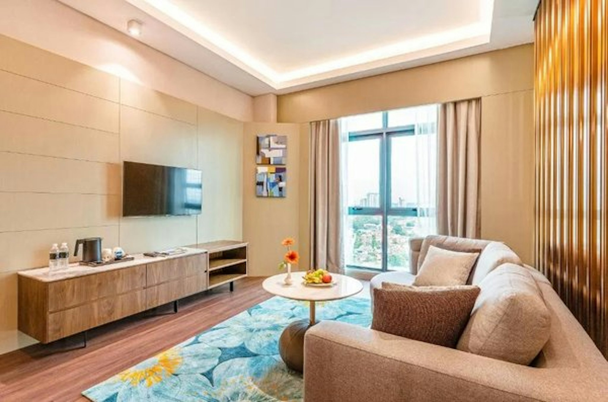 M World Hotel 20/40