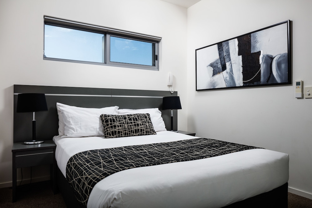 1 BEDROOM, APARTMENT