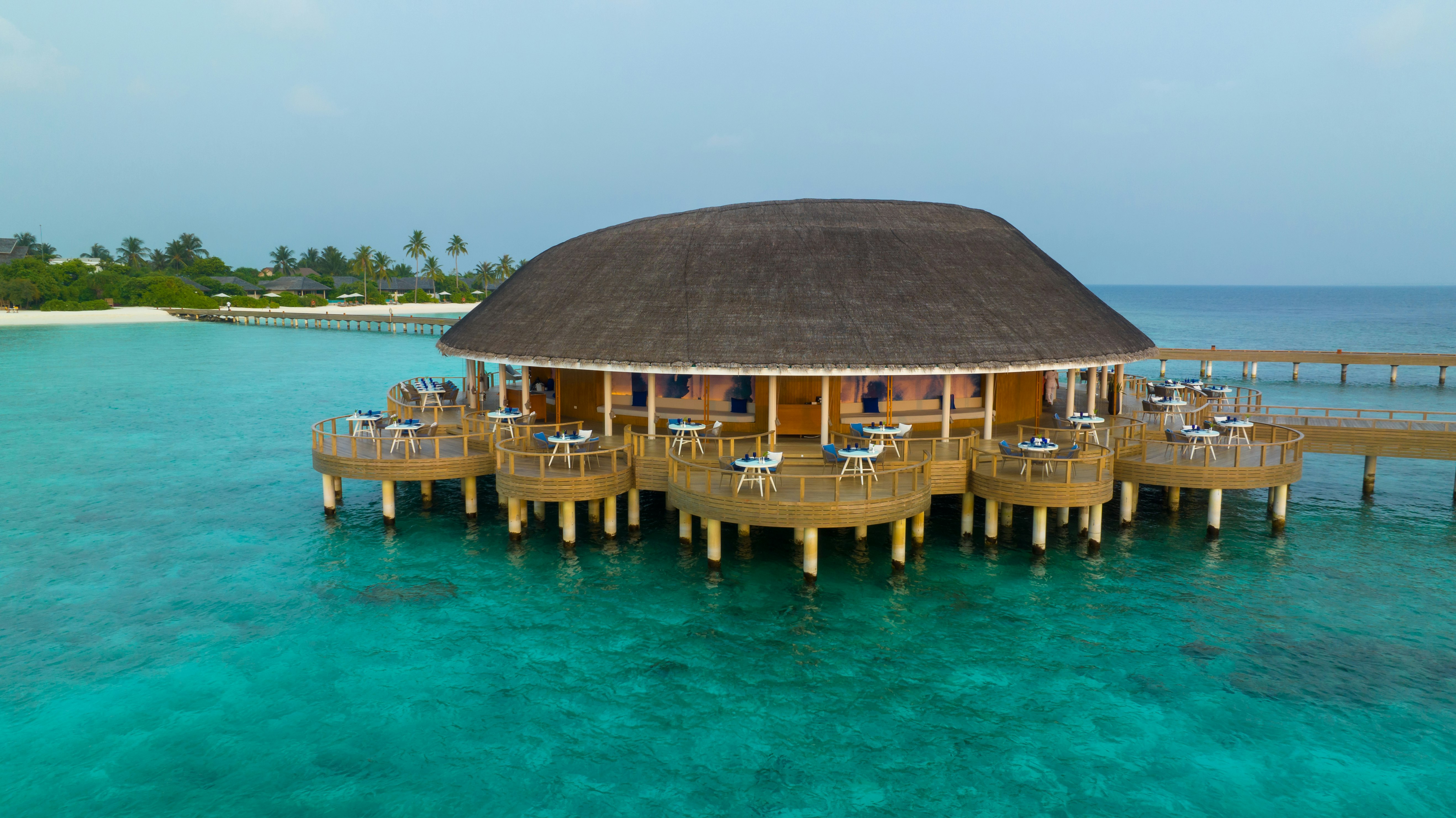 Emerald Faarufushi Resort and Spa 91/94