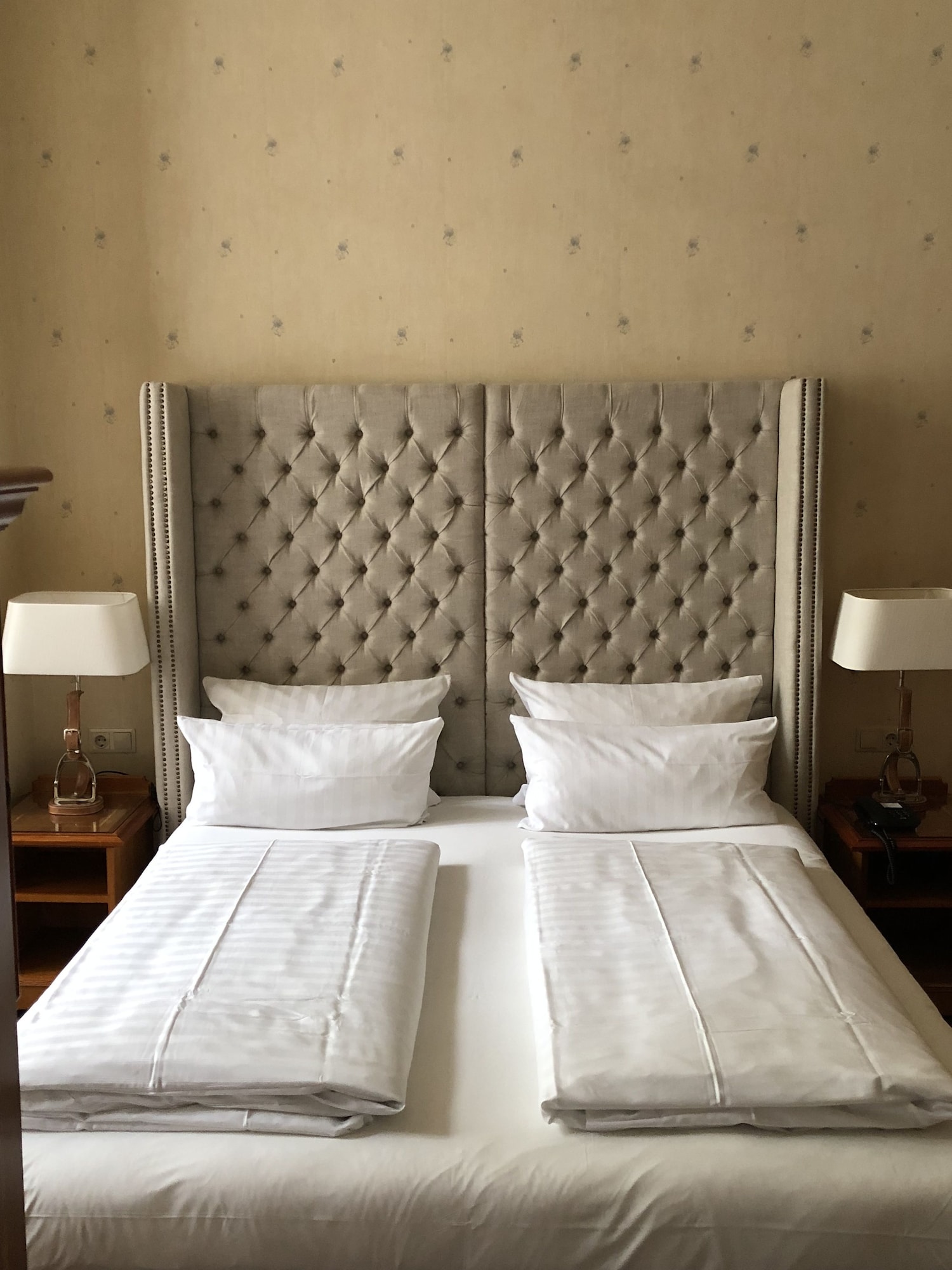 COMFORT, DOUBLE BED