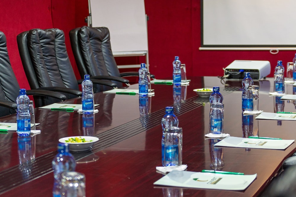 Convent International Hotel 21/30